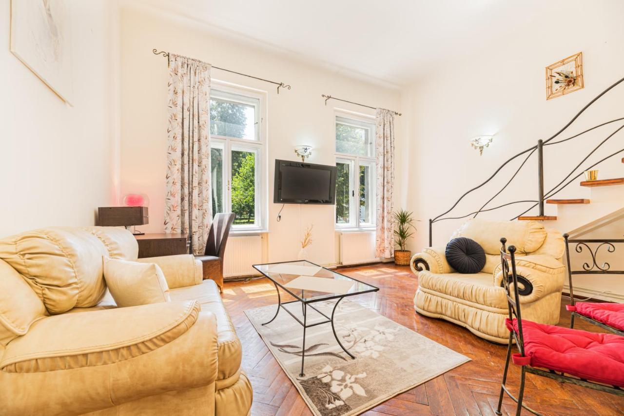 Sabin Apartments Private Parking Brasov Luaran gambar