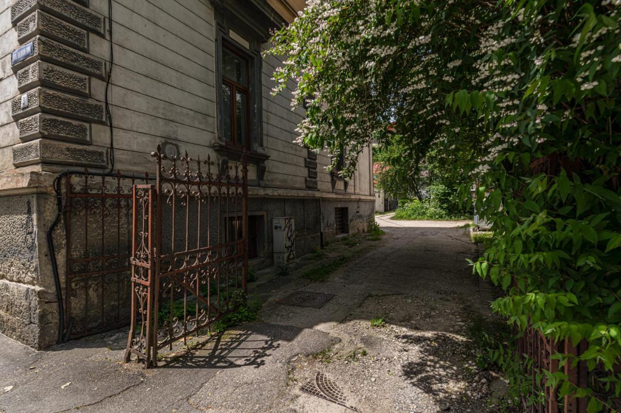 Sabin Apartments Private Parking Brasov Luaran gambar