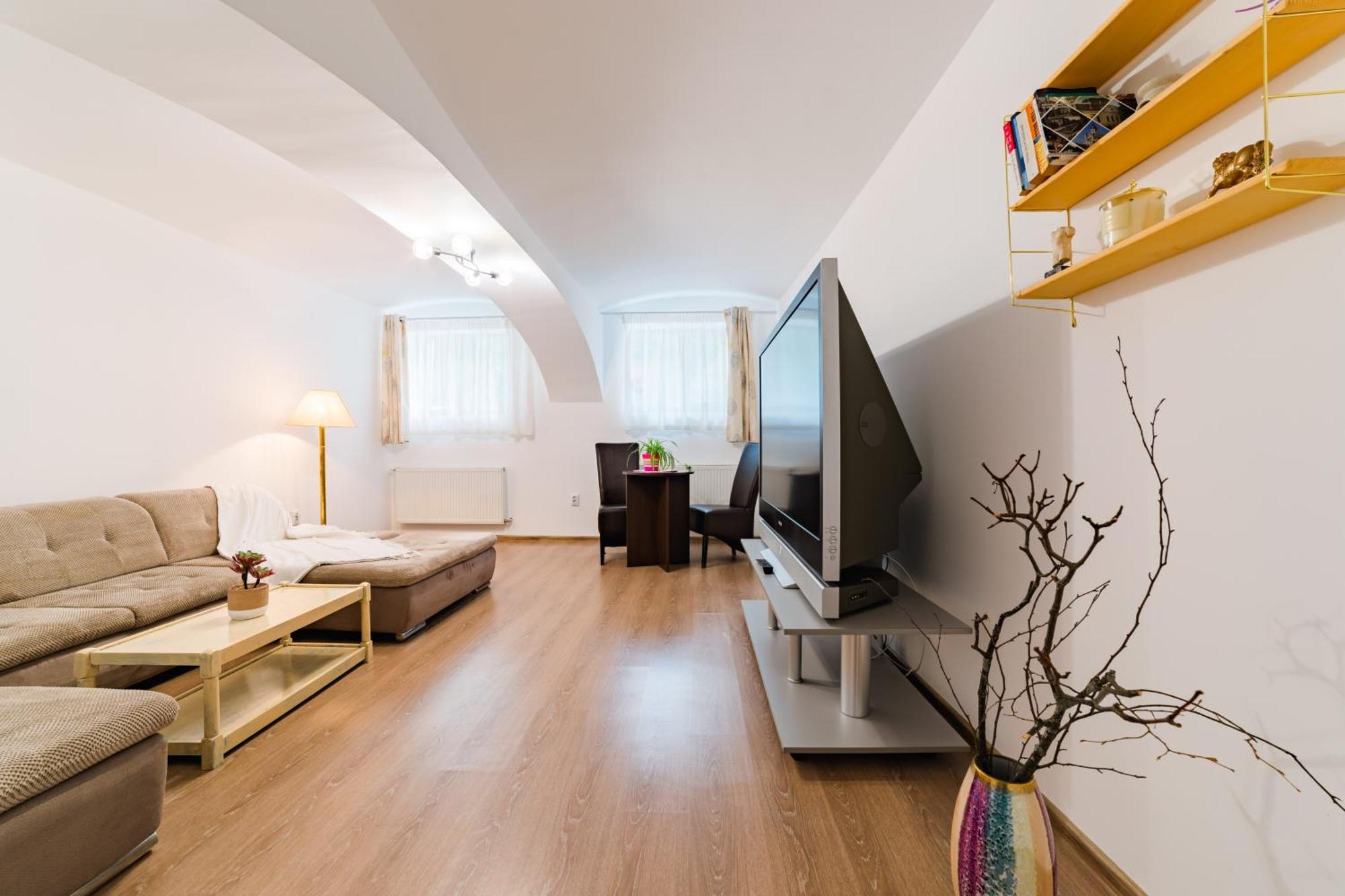 Sabin Apartments Private Parking Brasov Luaran gambar