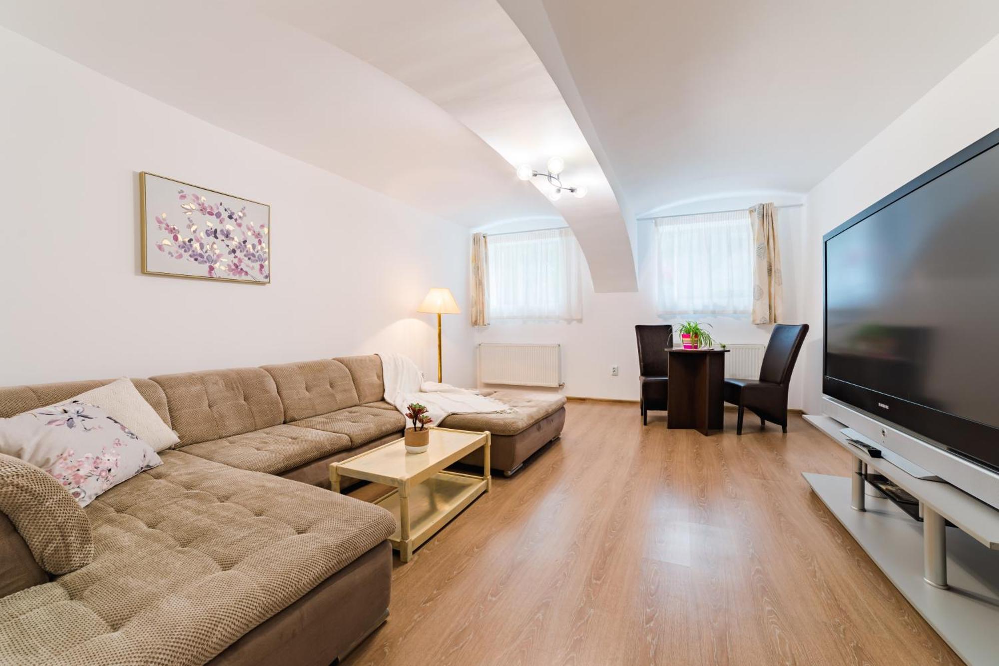Sabin Apartments Private Parking Brasov Luaran gambar